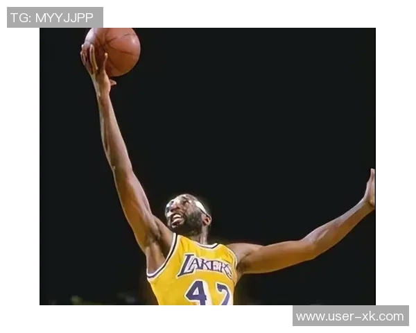 在乔治对比众星后为何最终选择小卡作为最强小前锋的原因分析 在乔治对比众星后为何最终选择小卡作为最强小前锋的原因分析