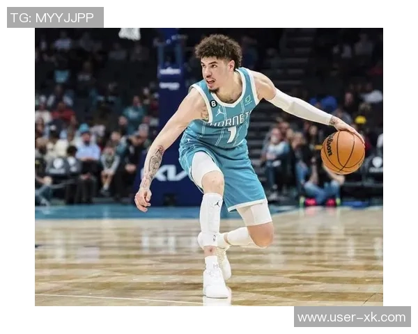 拉梅洛鲍尔上半场表现出色10投6中三分球命中率高达50贡献17分4篮板2助攻4抢断 拉梅洛鲍尔上半场表现出色10投6中三分球命中率高达50贡献17分4篮板2助攻4抢断