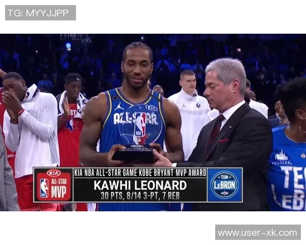 鲁尼回忆03年吃超大棒棒糖的趣事只是想用它砸碎而已 鲁尼回忆03年吃超大棒棒糖的趣事只是想用它砸碎而已